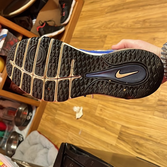 They are to big for me, very comfortable and I have only wore them once. - Picture 3 of 4